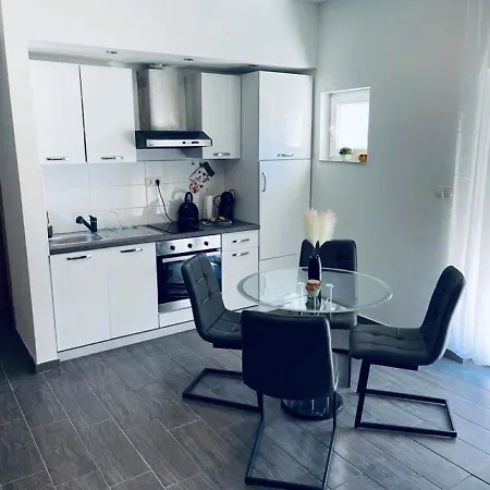 Maris Apartment Gospic Exterior photo