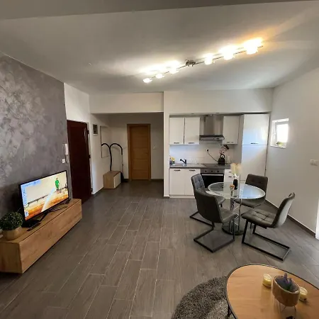 Maris Apartment Gospic Exterior photo