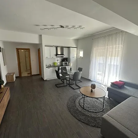 Maris Apartment Gospic Exterior photo
