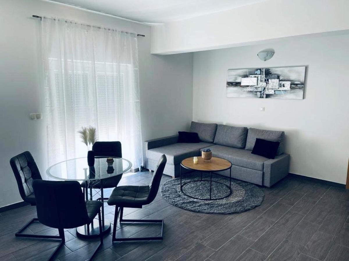 Maris Apartment