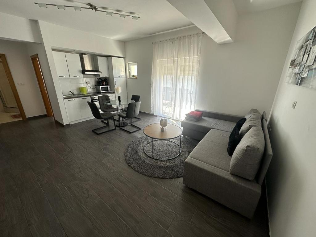 Maris Apartment Gospic